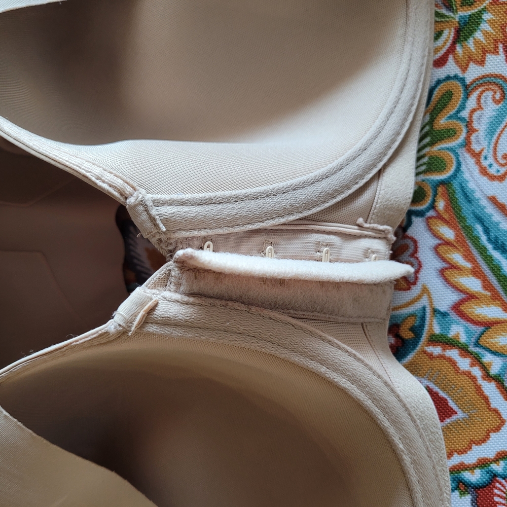 Bali Soft Beige Front-Closure Bra - Picture 7 of 9
